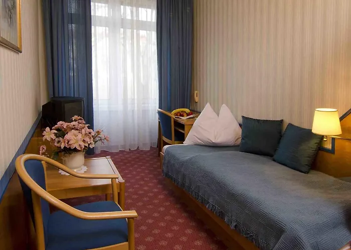 Cryston Hotel 3*
