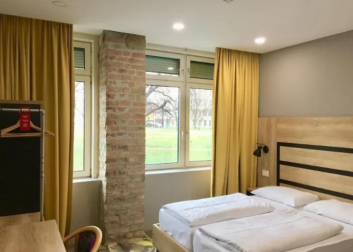 Hotel Cryston 3*