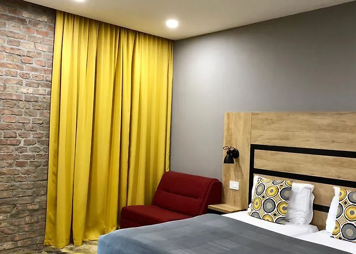 Hotel Cryston 3*