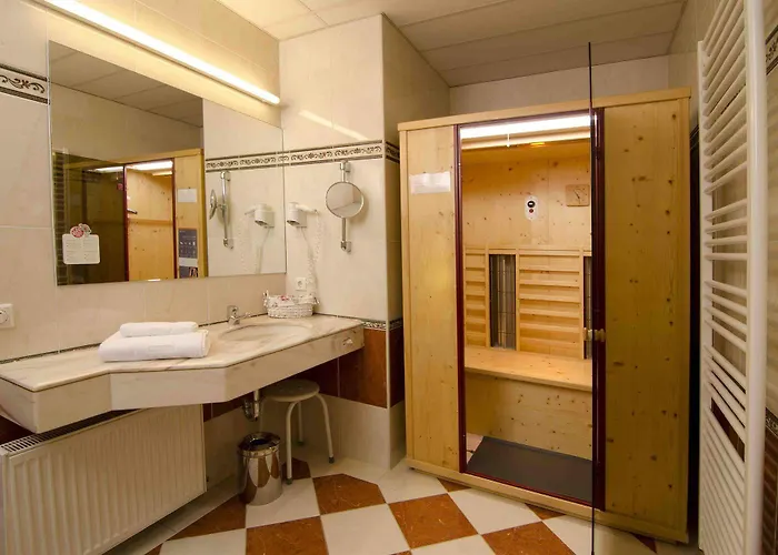 Hotel Cryston 3*