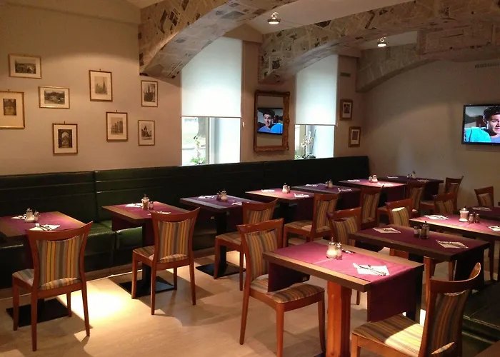 Cryston Hotel 3*